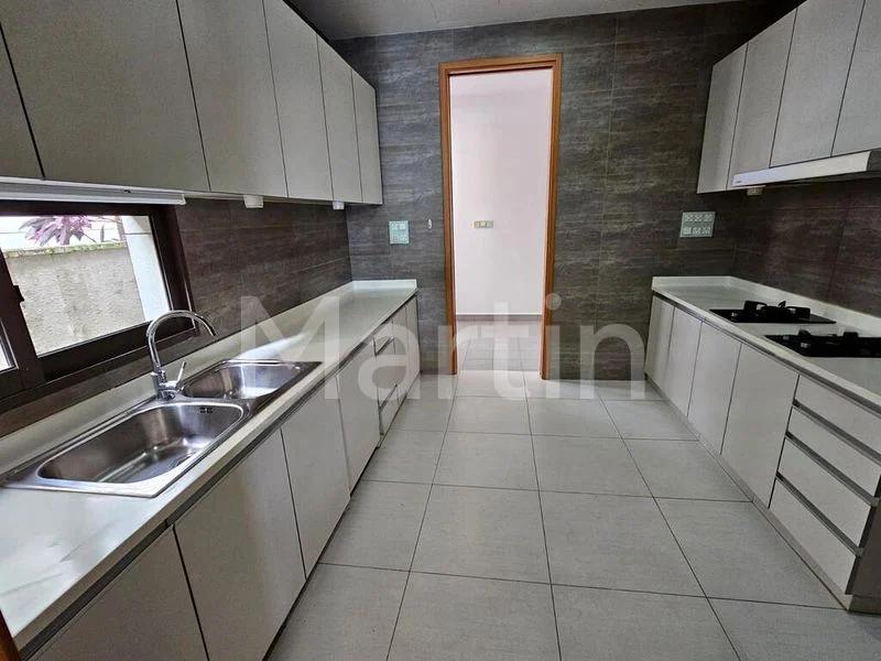 7 Bed Bungalow (Landed) for Sale in  Paradise Island - Image 5